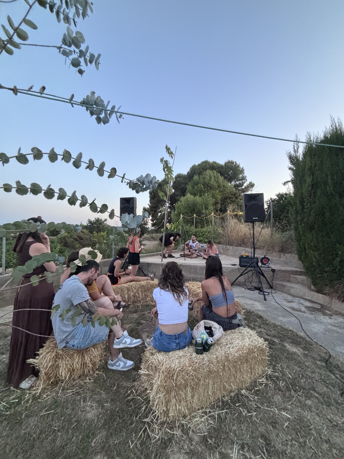 Públic participant en una activitat de La Colmena